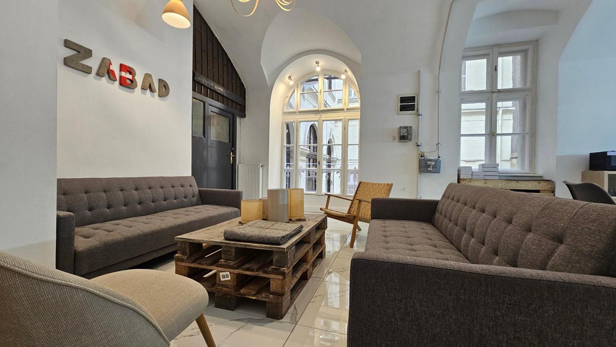 Appartement Endor - 4 Bedrooms, 5 Bathrooms, 1 Livingroom With Kitchen *